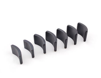 Porcellana Magnete del motore del ventilatore di Magunion/tolleranza permanente del magnete 0.05mm della ferrite fornitore