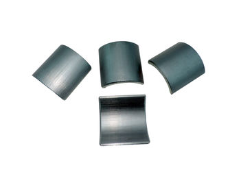 Porcellana Grado LT05/LT07 del motore del tergicristallo dei magneti 30W del motore della ferrite di forma dell'arco fornitore